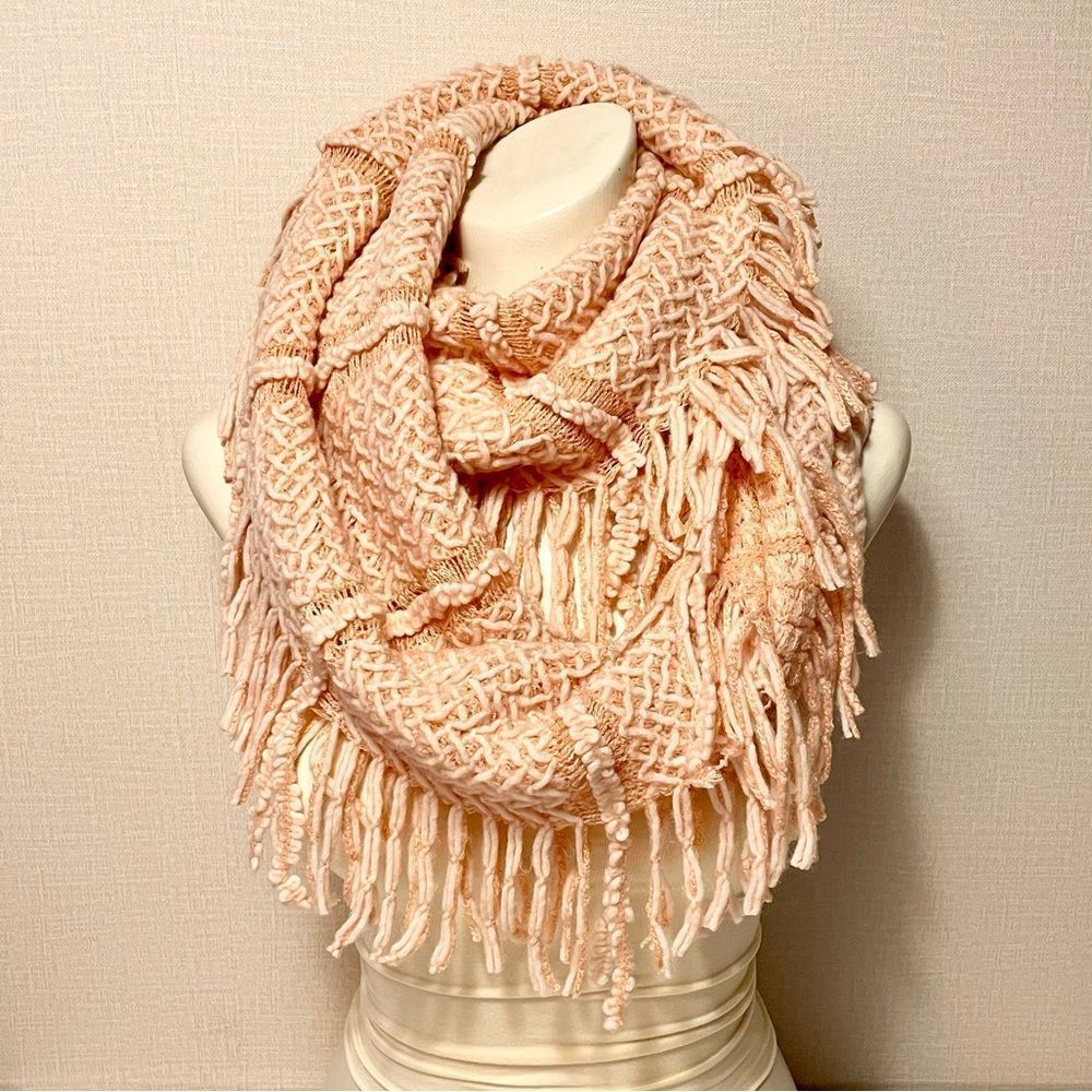 FADIVO NY, NWT Fringe Trim Woven Knit Infinity Scarf, Peachy Pink, Soft …